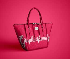 Free Woman Fashion Bag Mockup
