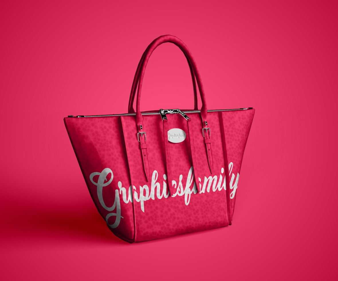 Free Woman Fashion Bag Mockup