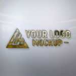Glass Effects Logo Mockup On Office Background - Download Grátis Glass Effects Logo Mockup On Office Background