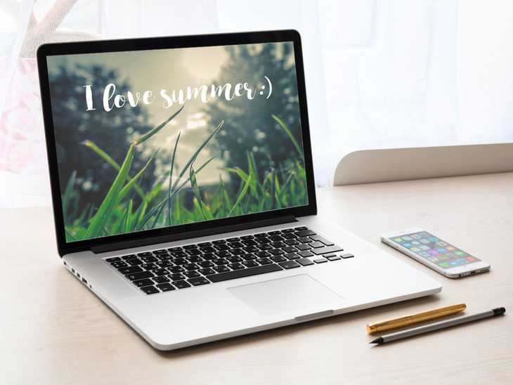 Macbook Mockup Free PSD