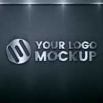 Metal Sign Logo Mockup on Black Wall - Download Grátis Metal Sign Logo Mockup on Black Wall
