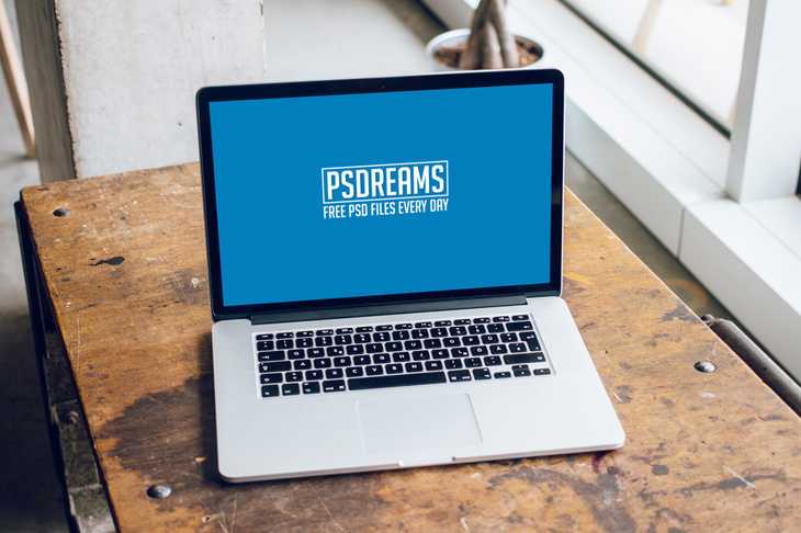 PSD Mockup MacBook on the Desk