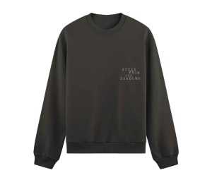 Free Crewneck Sweatshirt Mockup PSD