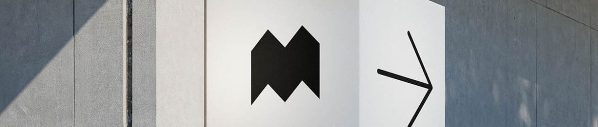 Free Cube Signboard On Building Wall Mockup PSD