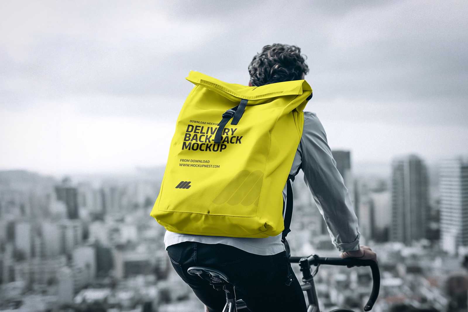 Free Food Delivery Bag Mockup