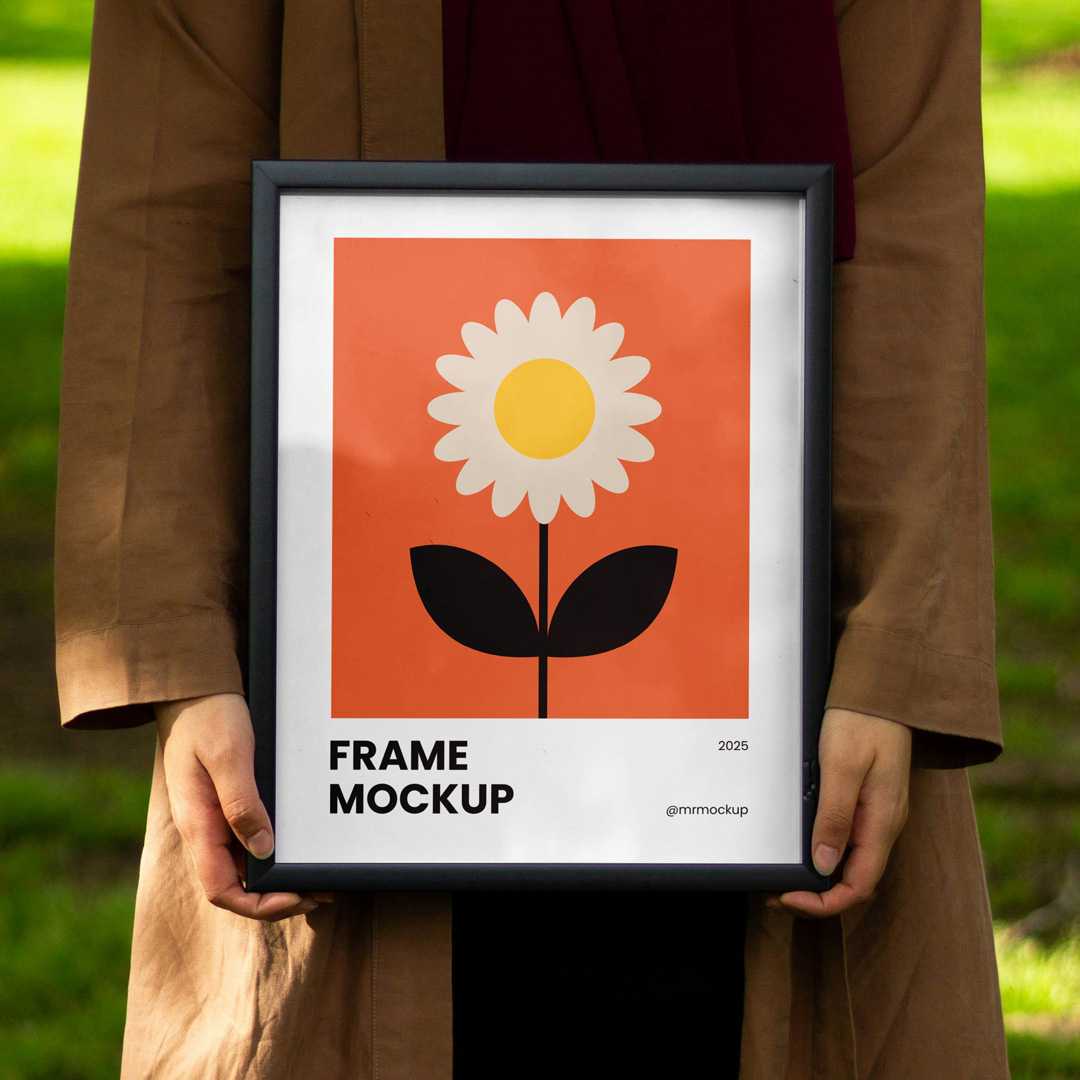 Free Frame in Women Hand Mockups