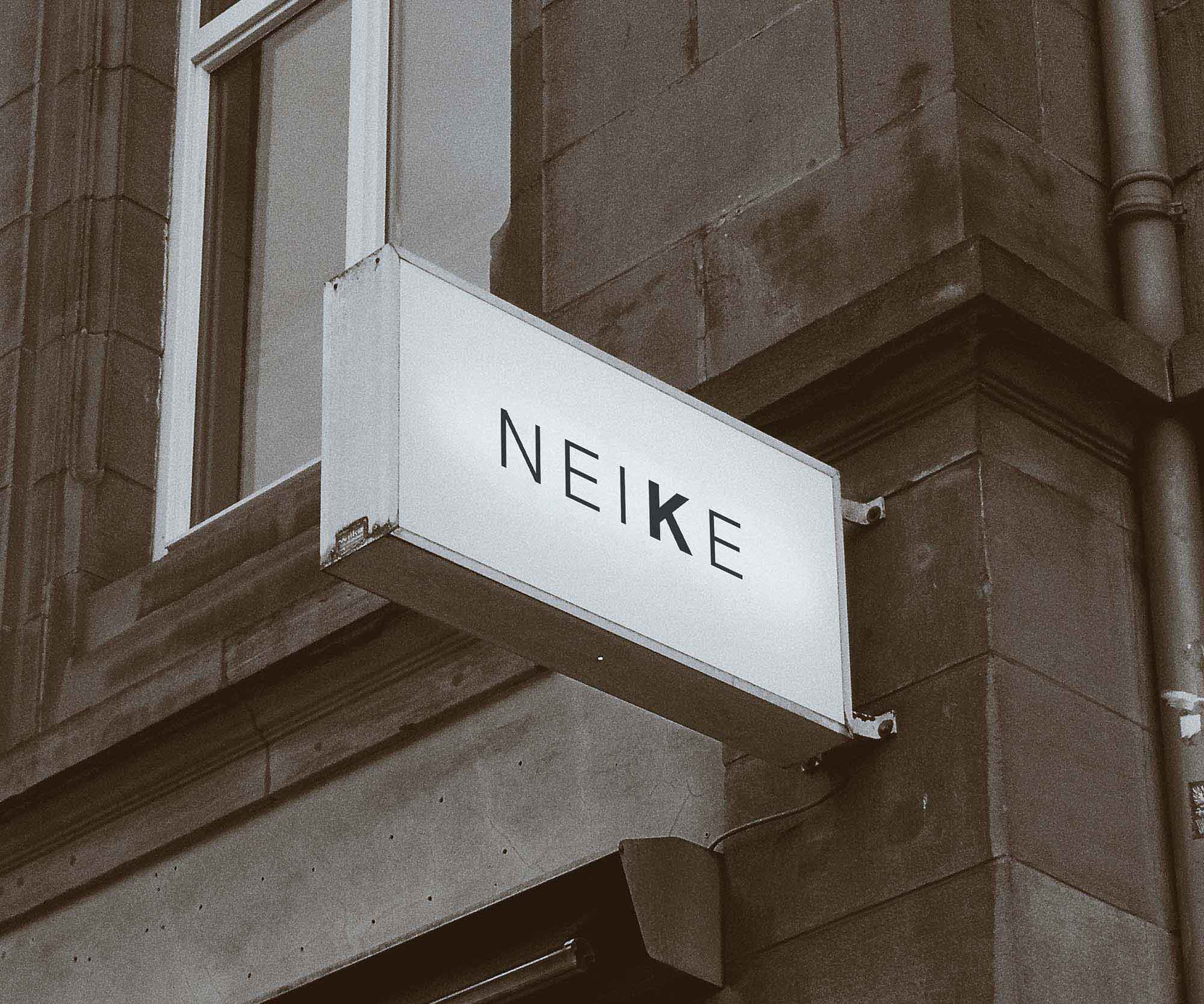 Free Rectangle Wall Mounted Modern Sign Logo Mockup PSD