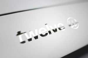Free Reflective Shining Silver Logo Mockup PSD