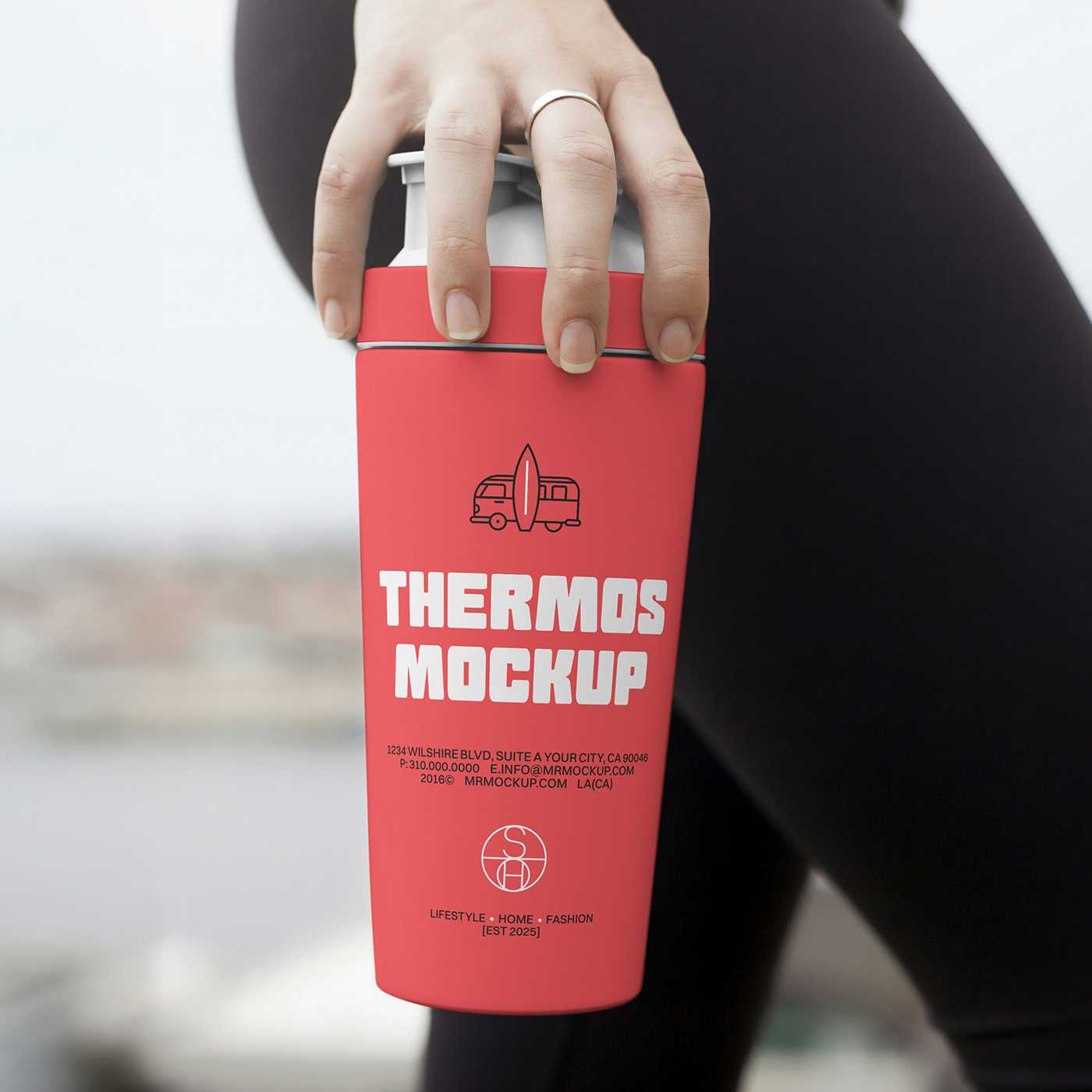 Free Thermos Mug PSD Mockup