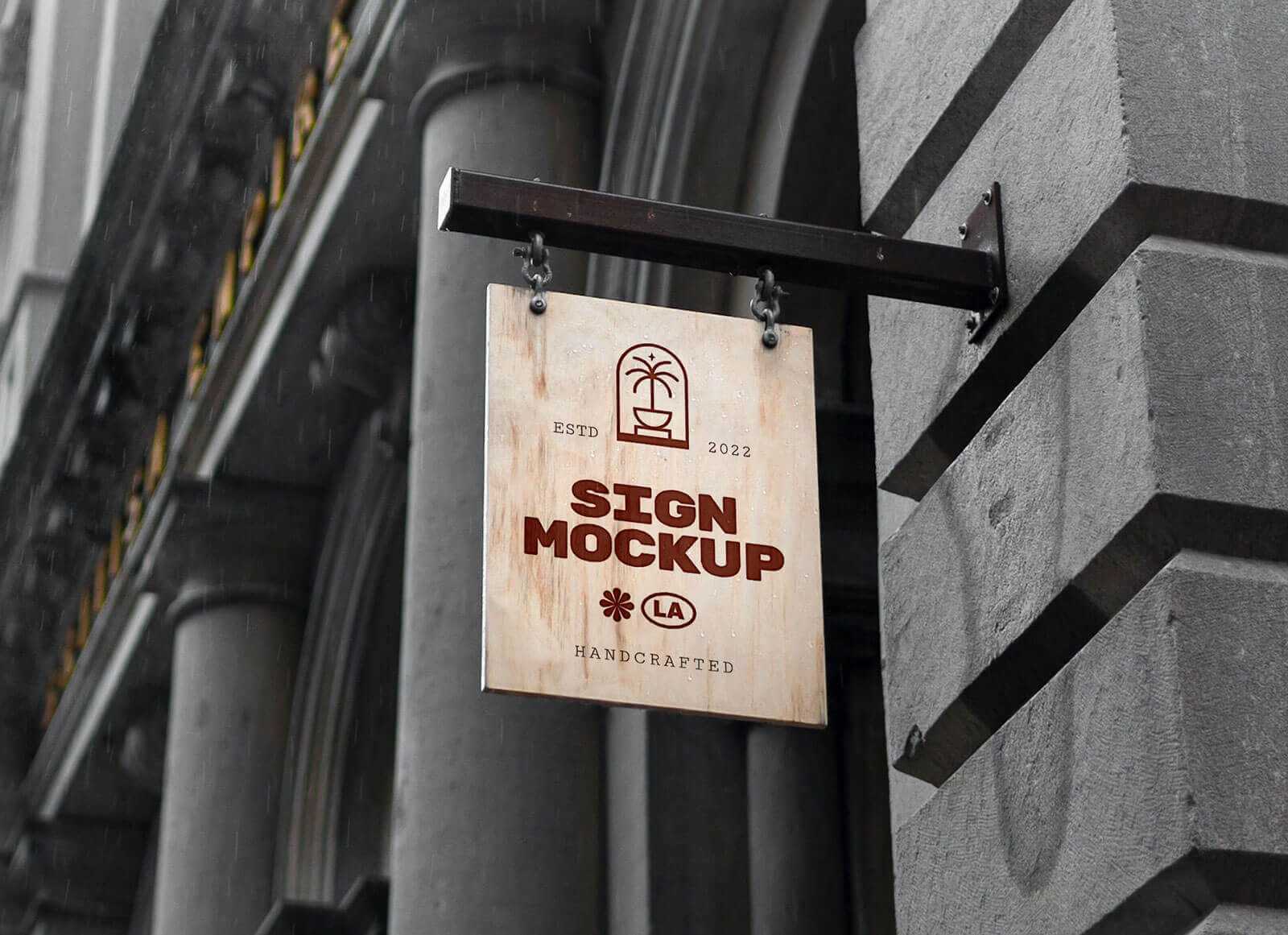 Free Vintage Wooden Hanging Logo Sign Mockup PSD