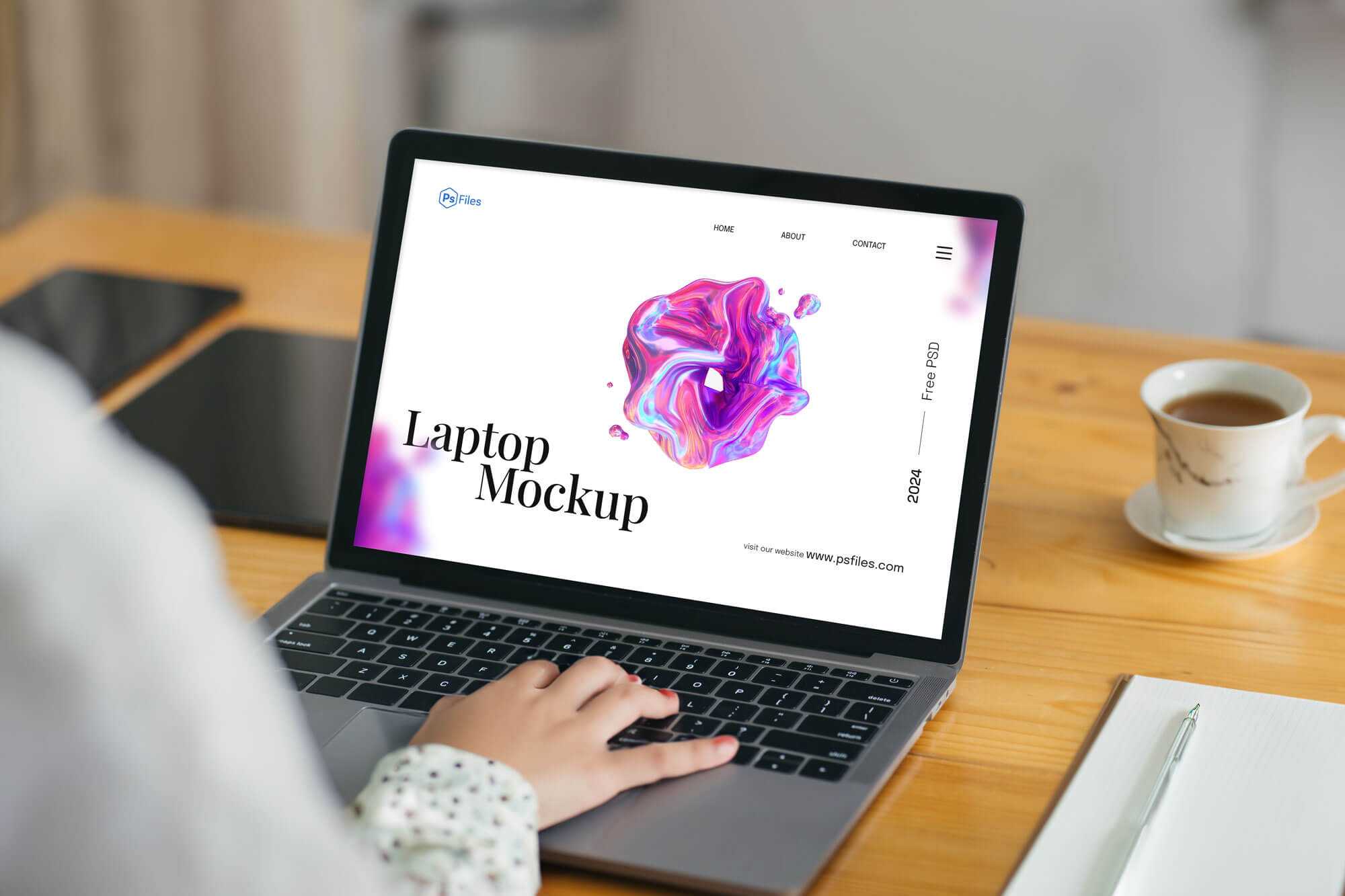 Free Women Working On Laptop Mockup PSD