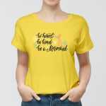 Free Young Women Wearing a Round Neck T-Shirt Mockup PSD