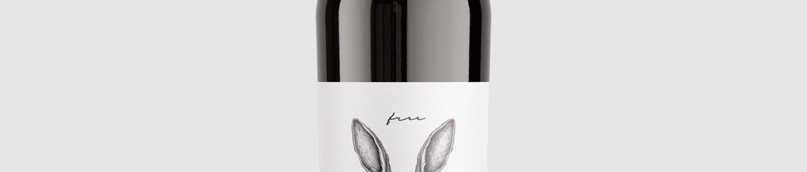 Clean wine bottle mockup
