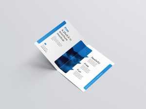Free bifold brochure mockup / 4.25x5.5 in