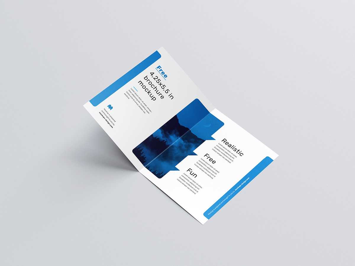 Free bifold brochure mockup / 4.25x5.5 in