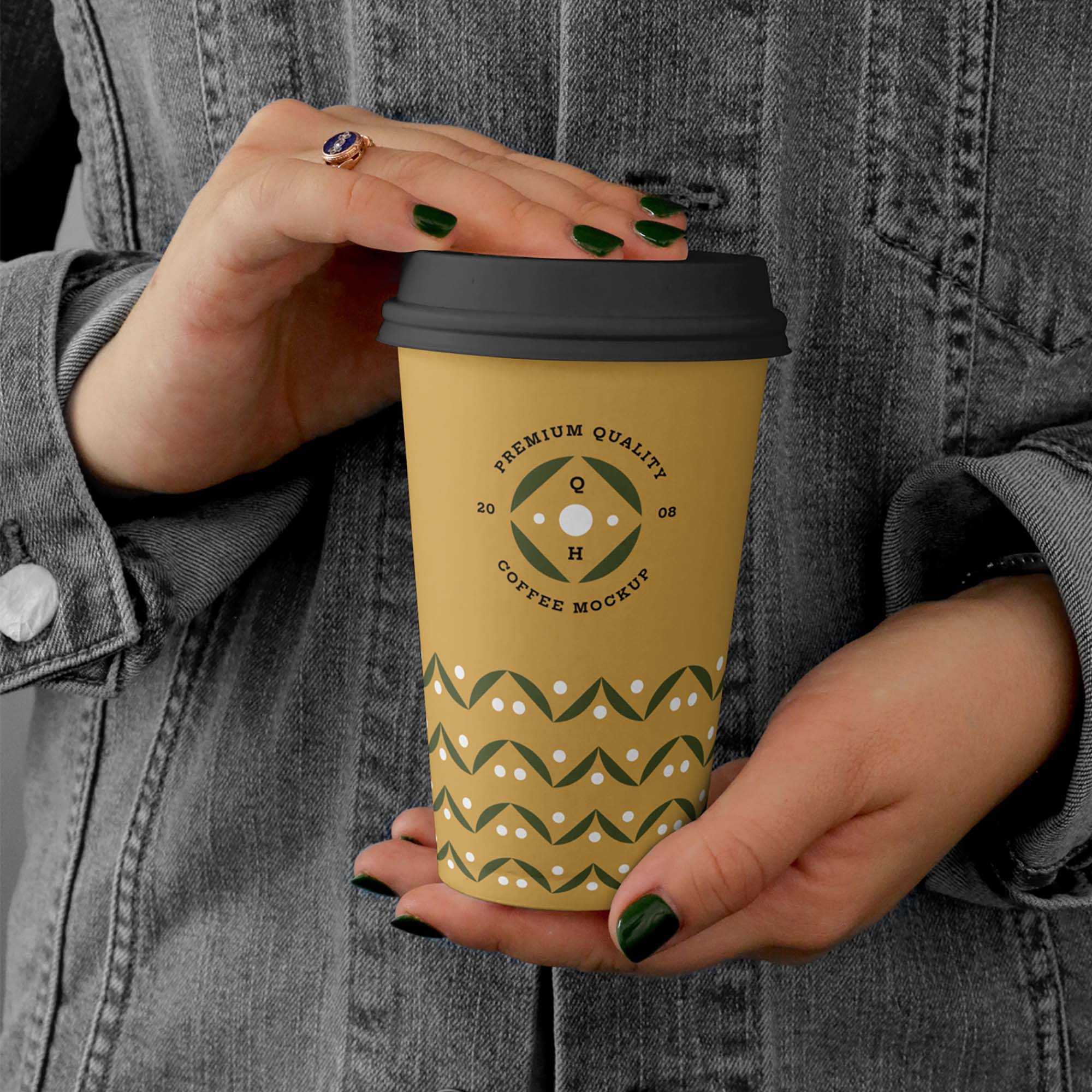 Free Big Coffee Cup Mockup (PSD)