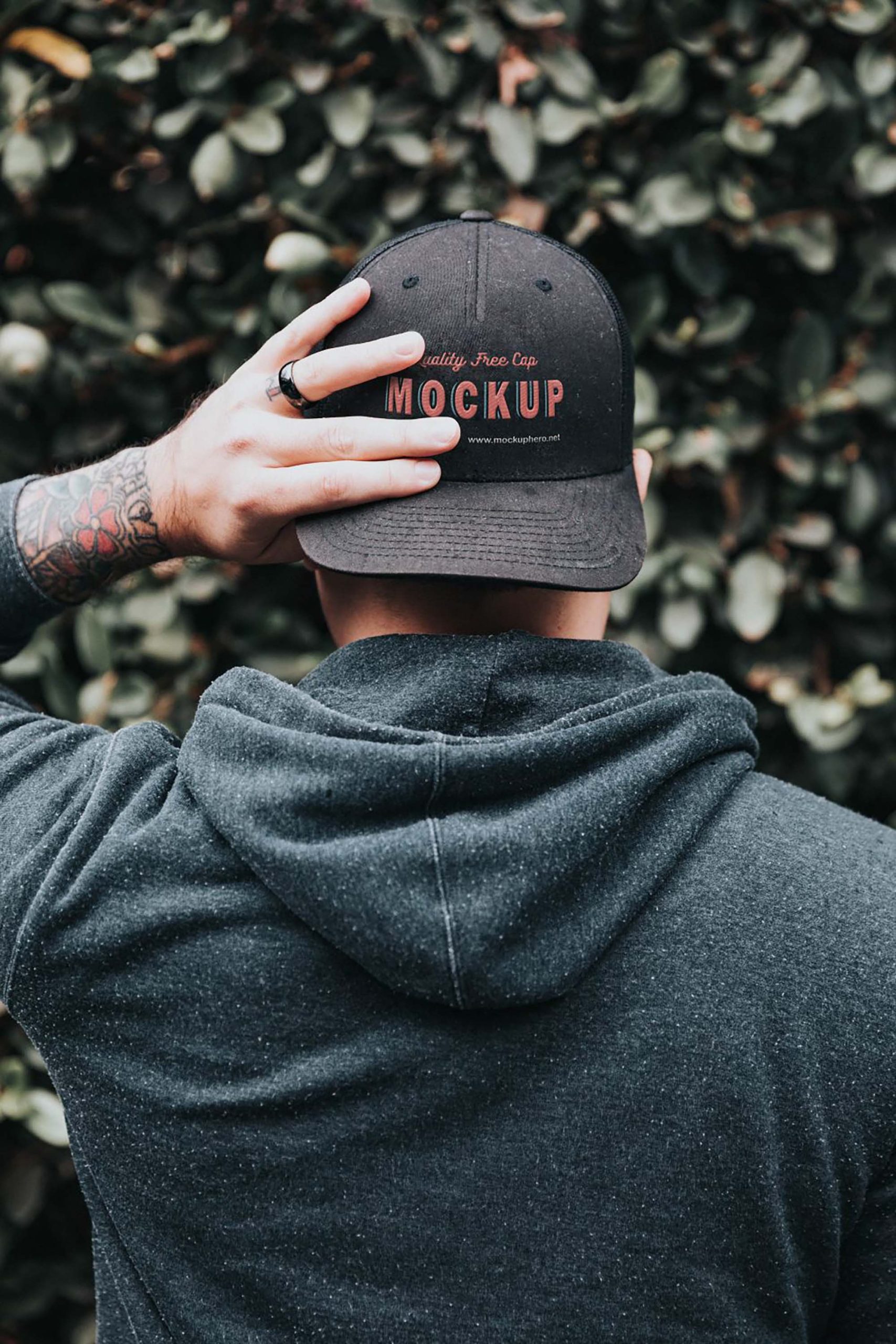 Free Black Cap Mockup (PSD)