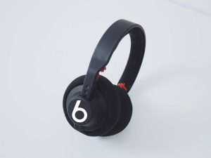 Free Headphone Mockup (PSD)