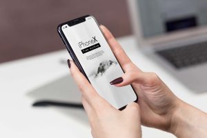 Free iPhone X Mockup (PSD)
