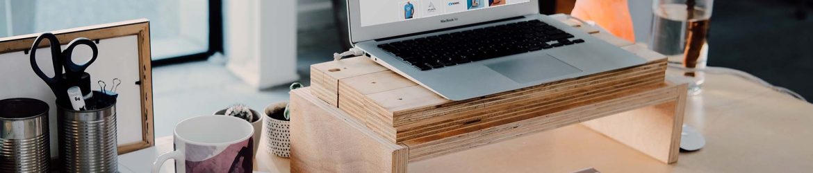 Free MacBook Air Mockup (PSD)