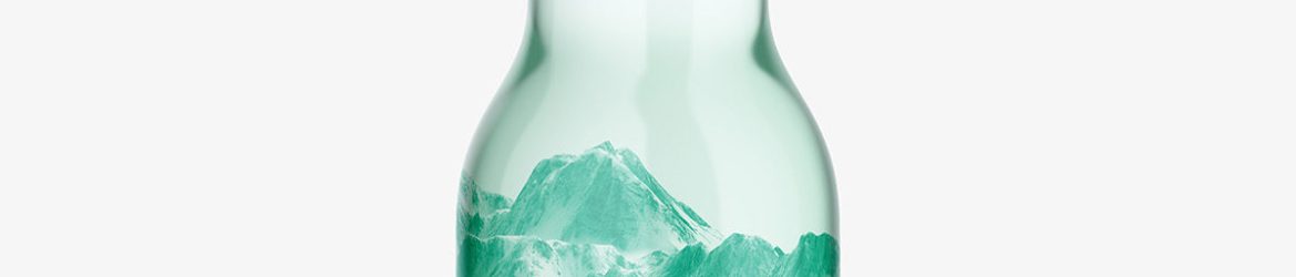 Free mineral water bottle mockup / green