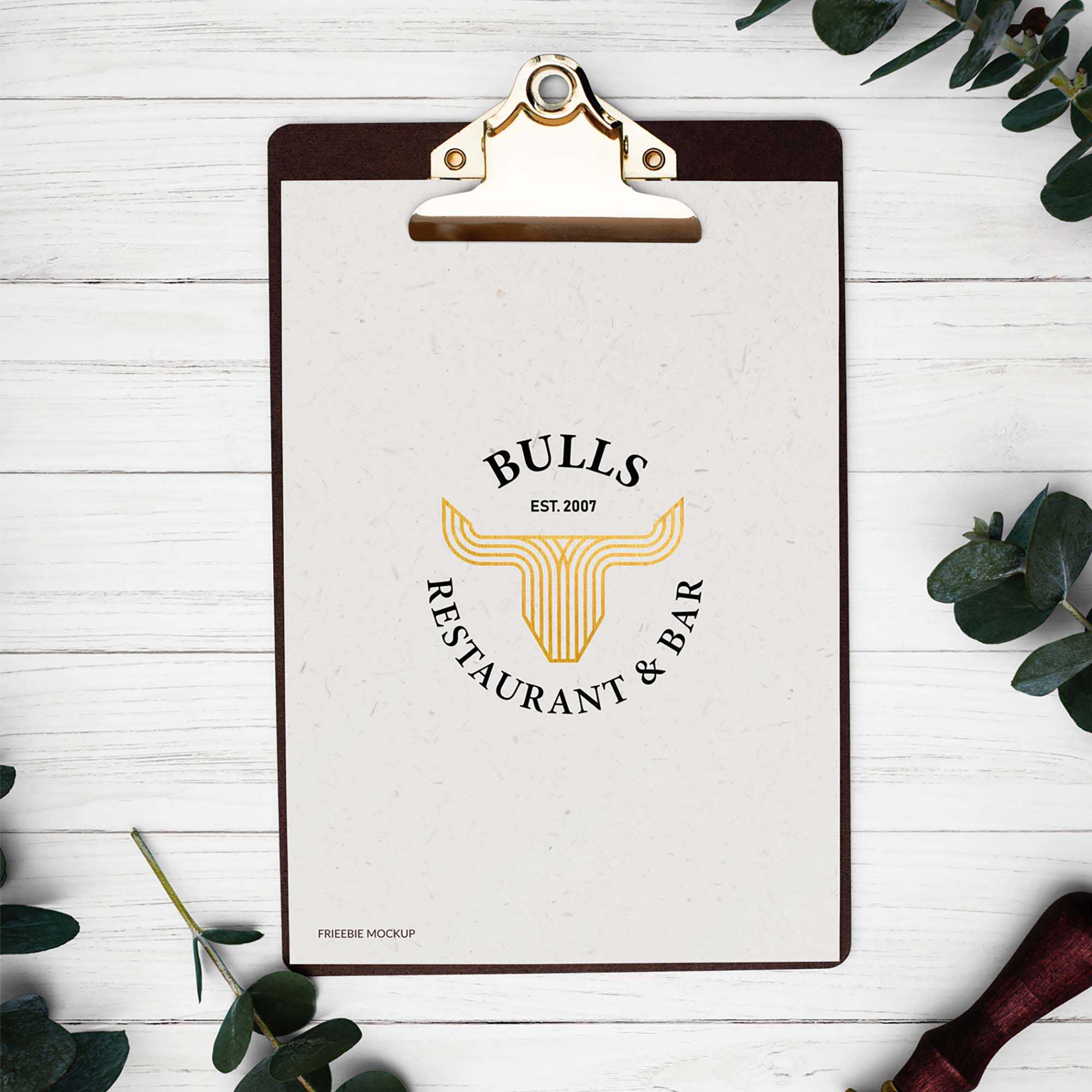 Free Realistic Clipboard Mockup (PSD)