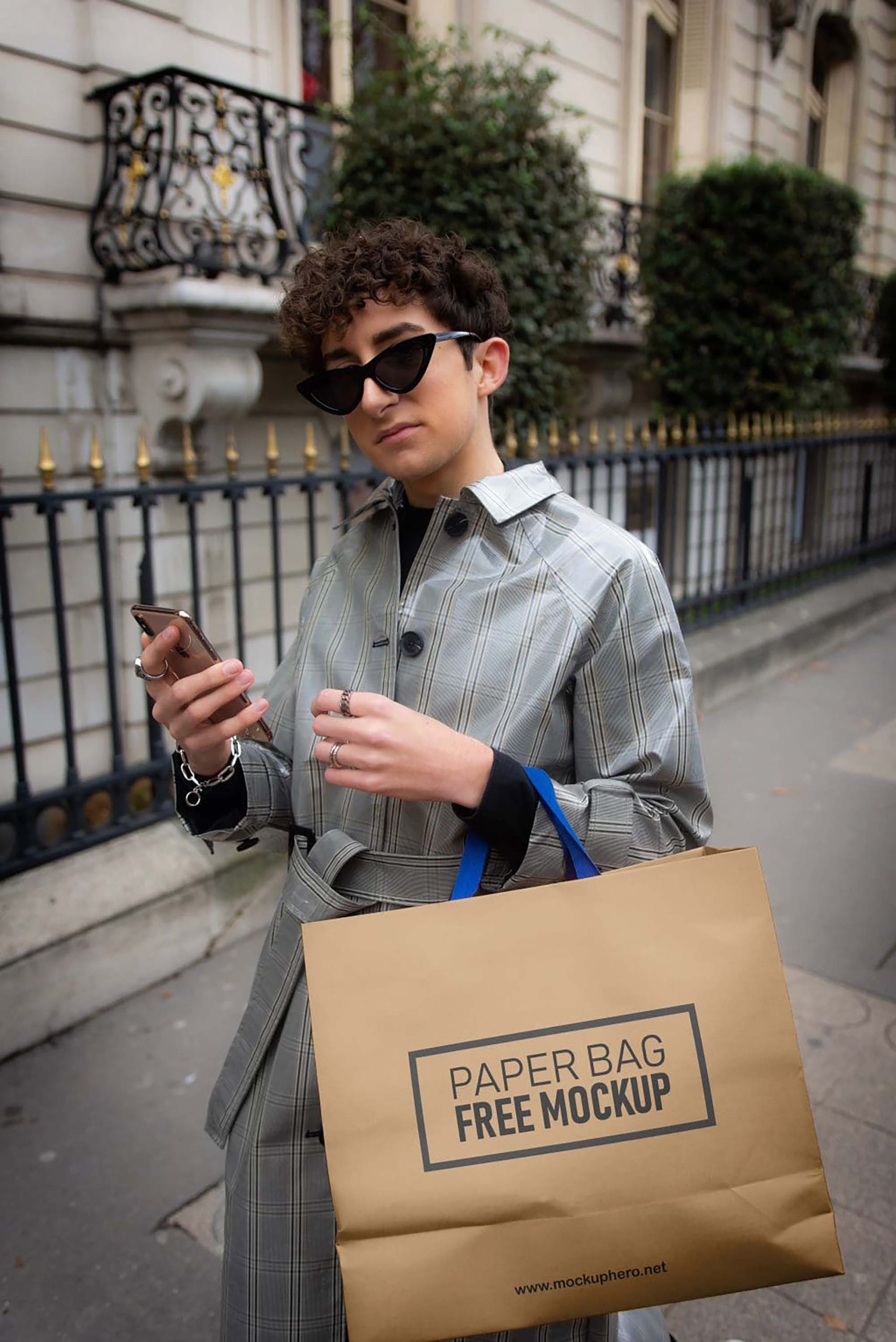 Free Realistic Paper Bag Mockup (PSD)
