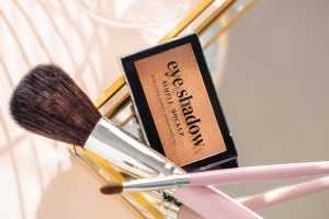 Free rectangle eye shadow mockup