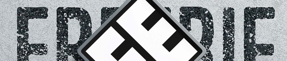 Free Rhombus Keychain Mockup (PSD)