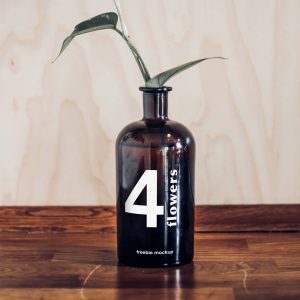 Free Vase Bottle Mockup (PSD)