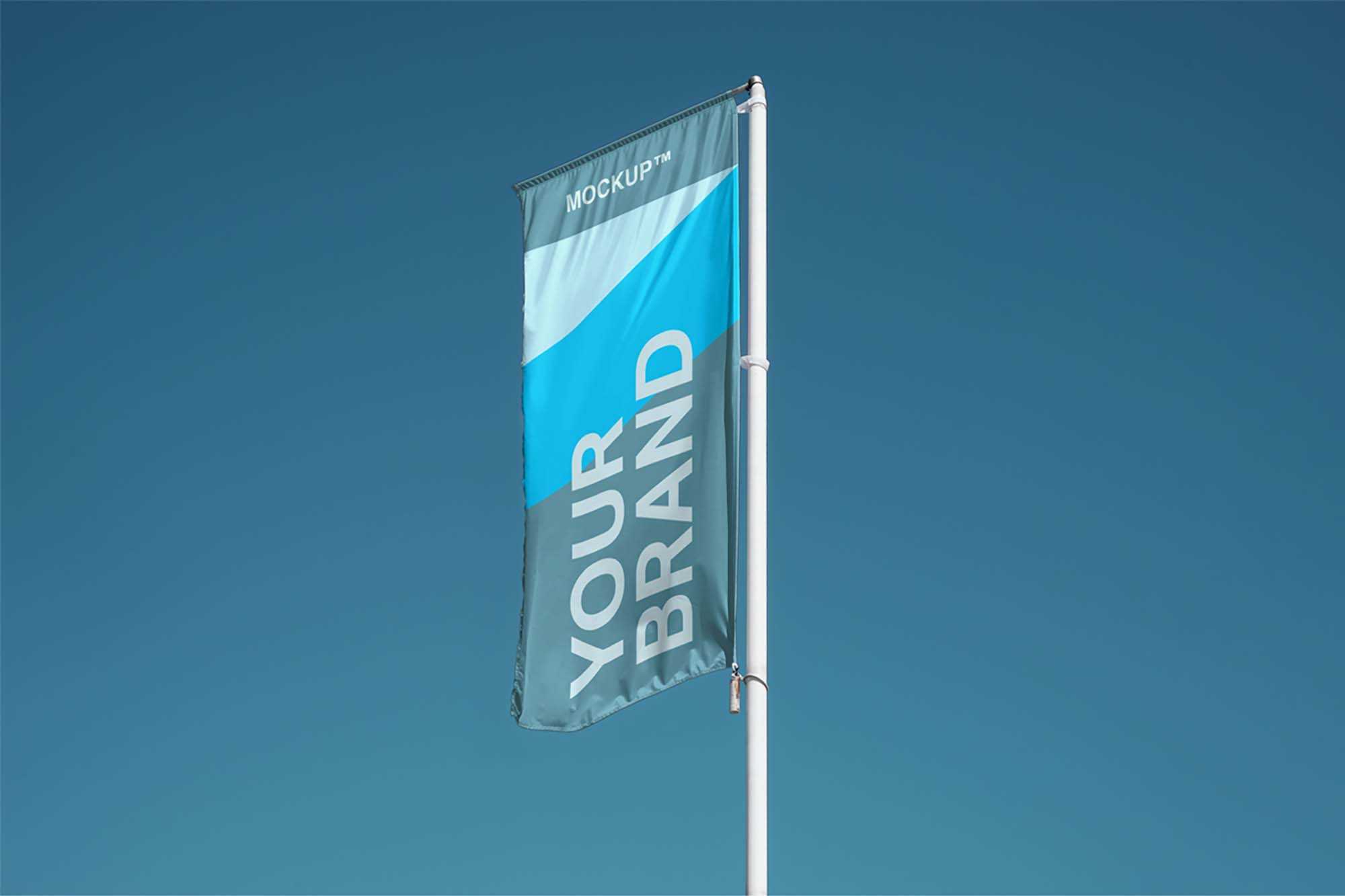 Free Vertical Realistic Flag Mockup (PSD)