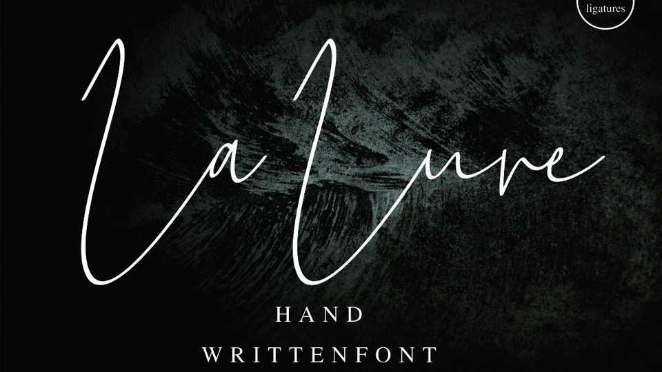 La Lune Script Font › Fontesk