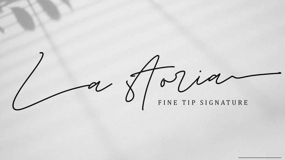 La Storia Script › Fontesk