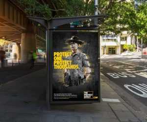 Outdoor Bus Stop Billboard Poster Mockup (PSD)