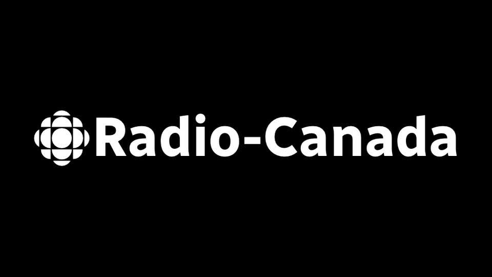 Radio Canada Font Family › Fontesk