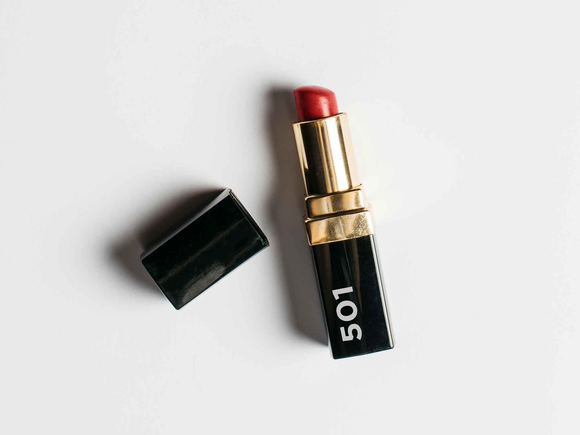 Simple Black Lipstick Mockup (PSD)