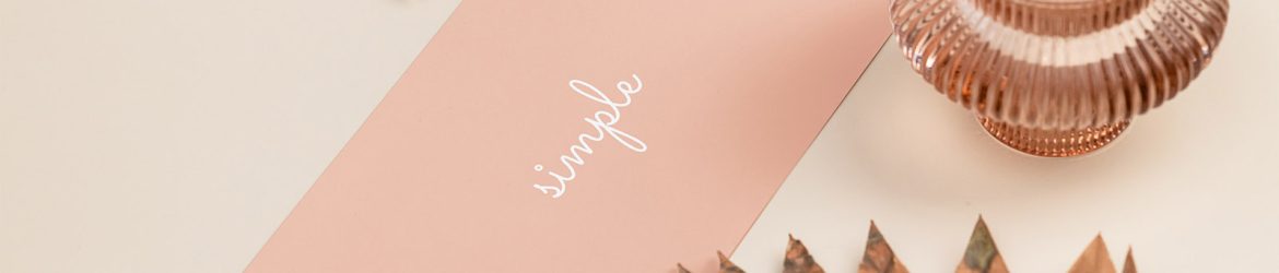 Single DL flyer with dried leafs mockup