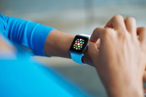 5 Free Apple Watch Mockups (PSD)