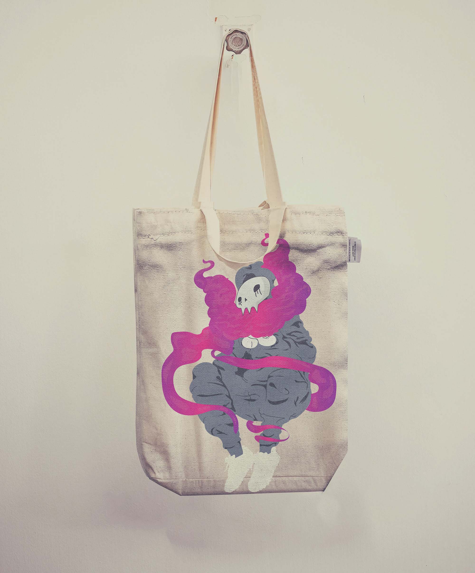 Free Realistic Tote Bag Mockup (PSD)