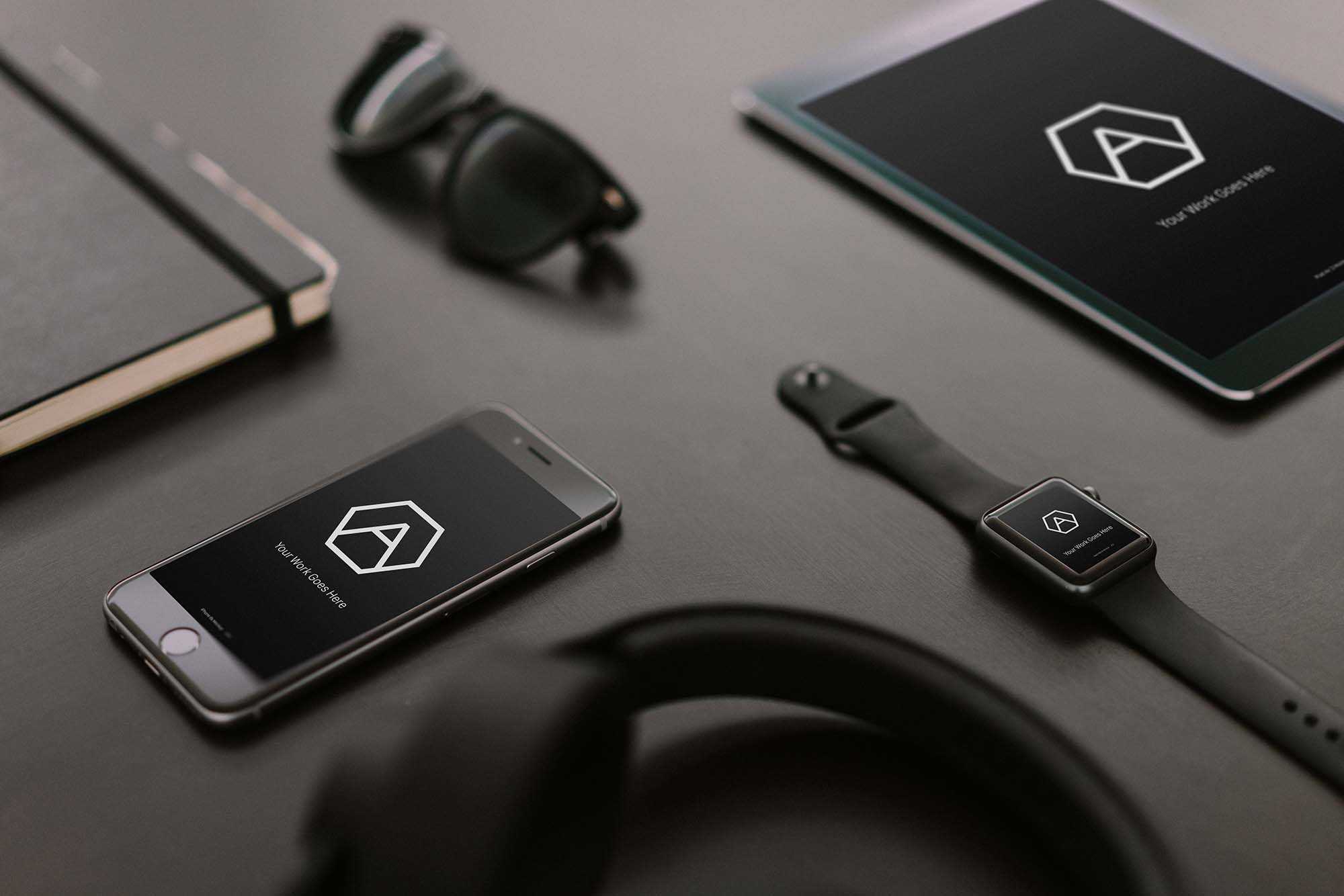 Free Responsive Devices Mockup (PSD)