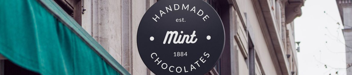 Free Rounded Hanging Wall Sign Mockup (PSD)